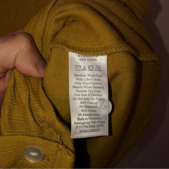 Everlane Button Front Gold Tank Top - Picture 3 of 4